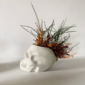 Concrete Skull with Dried Floral Bouquet - Neutral Seasonal Decor