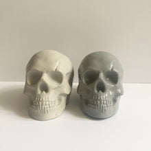 Set of 2 Skulls (Plain + Gold Foil)